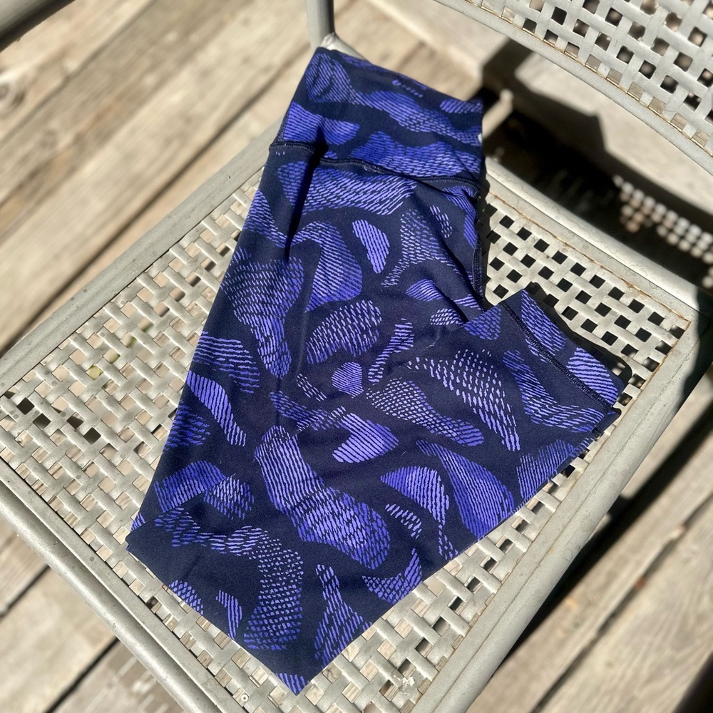 Lululemon Black/Purple Patterned Leggings